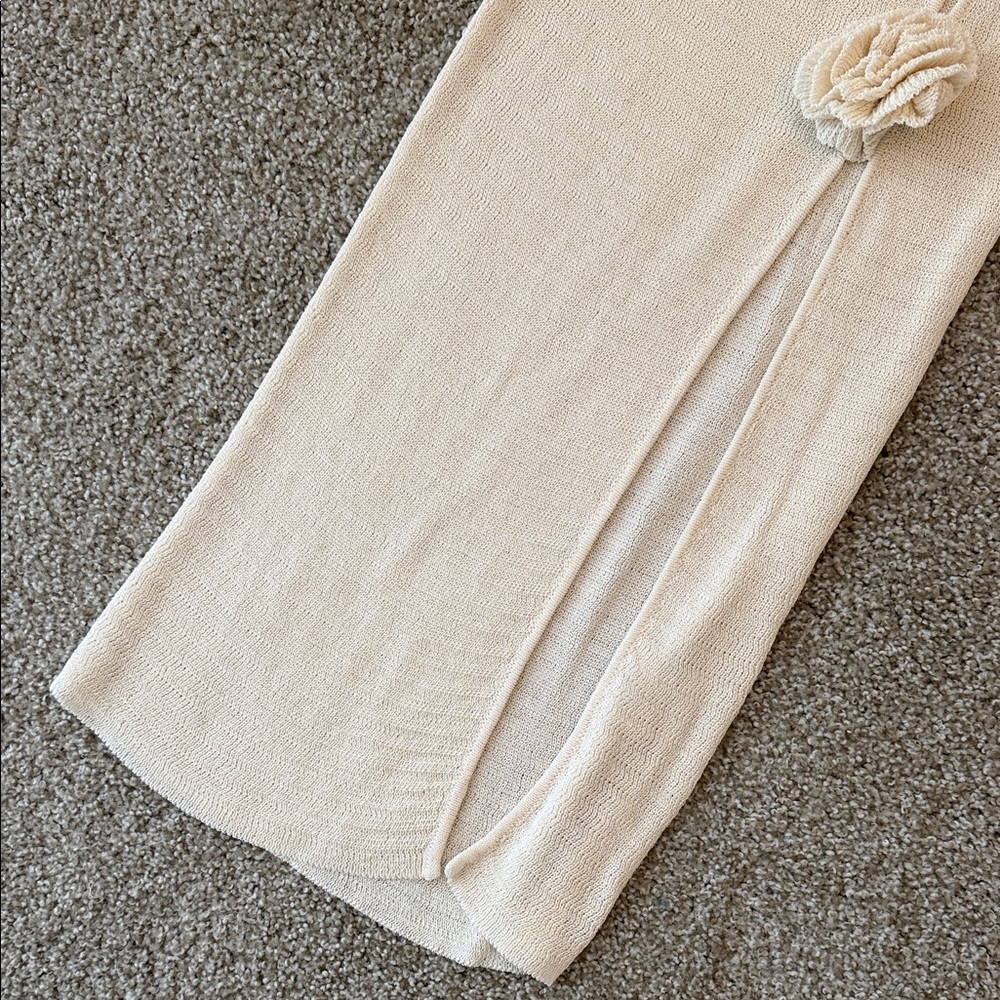 Cream Knit Halter Top with Flower Detail - Picture 5 of 6